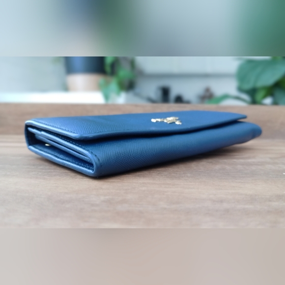 Authentic Prada Navy Saffiano Continental Wallet on Chain - Picture 2 of 9